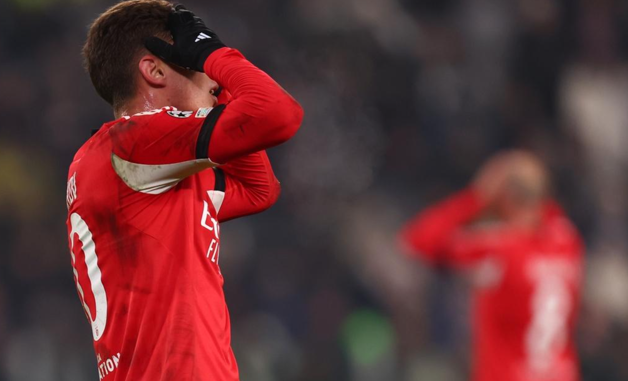 世界杯官方软件-点球罚丢！穆里尼奥太绝望，输给斯帕莱蒂，欧冠7场5负太差劲